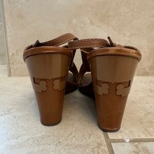 tory burch gabriella leather 100mm wedge sandals women's size 10